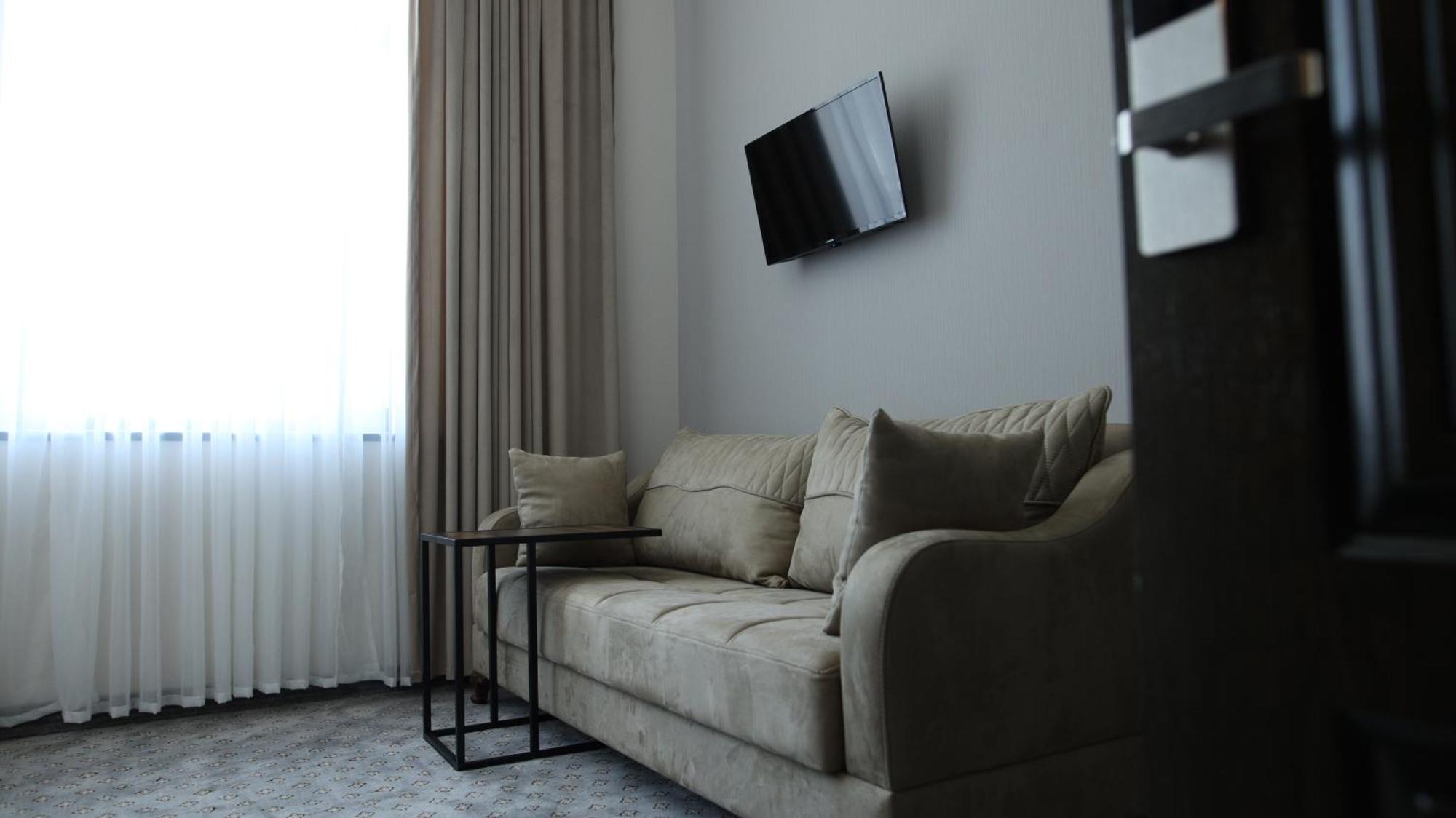 Bmg Hotel By Grigoryans Group Goris Zewnętrze zdjęcie